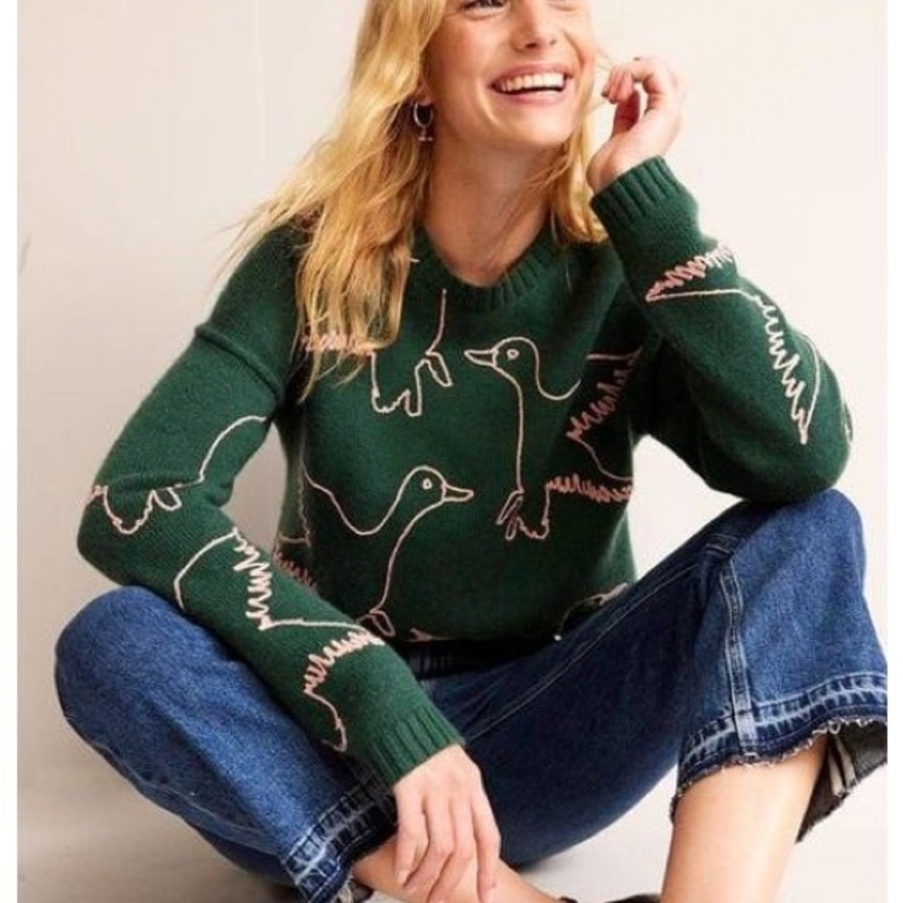 DISO Green Embroidered Boden Sweatwr